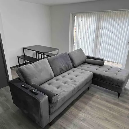 3 Bedroom House With Parking Manchester Exterior photo
